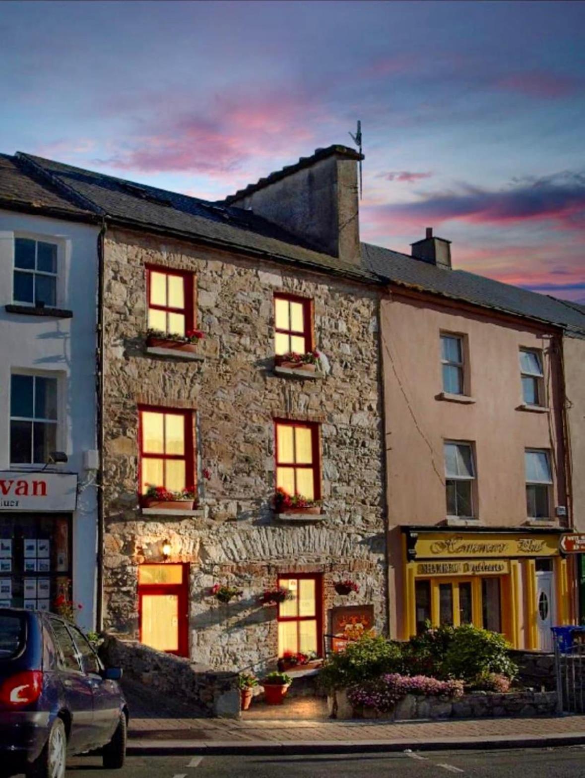 White Heather House Clifden Town Square Exterior photo
